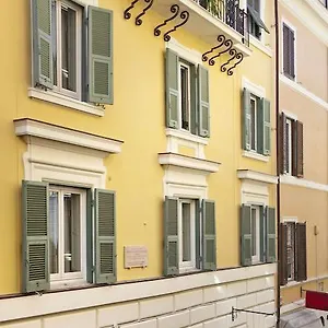 Garibaldi Piazza Di Spagna 3* Roma